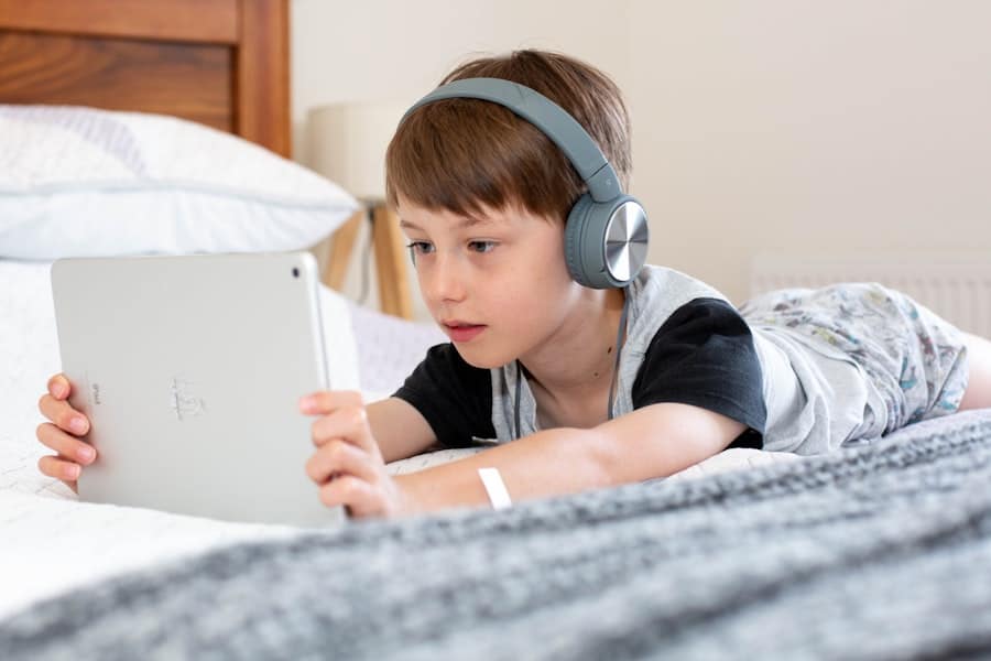 Photo children using laptop: precautions